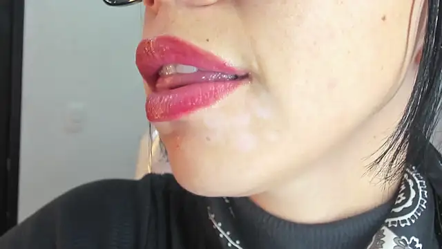 Snapshot of Katty_mouth chatting on December 20, 2025, 10:01 pm Katty mouth online show from December 20, 2025, 10:01 pm