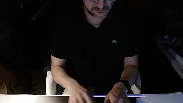 Snapshot of TheBongoBong chatting on March 14, 2025, 6:32 am TheBongoBong online show from March 14, 2025, 6:32 am