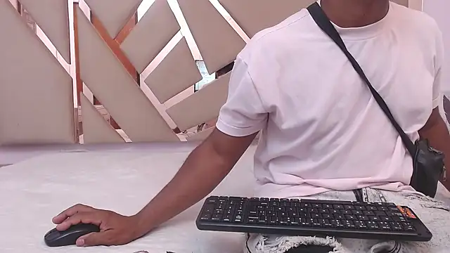 you and i9 online show from November 5, 2025, 7:28 pm