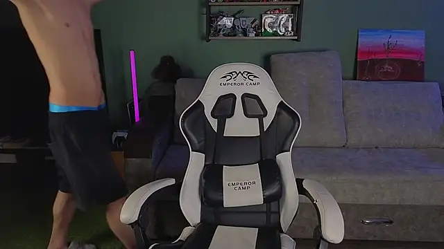 TeddyLiLboy online show from April 7, 2026, 7:59 pm