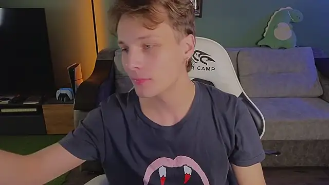 TeddyLiLboy online show from November 14, 2025, 5:16 pm