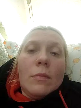 Snapshot of LeraSweet chatting on April 14, 2026, 8:47 pm LeraSweet online show from April 14, 2026, 8:47 pm