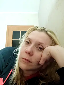 Snapshot of LeraSweet chatting on April 19, 2026, 7:27 pm LeraSweet online show from April 19, 2026, 7:27 pm