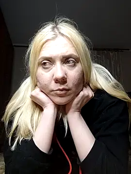 Snapshot of LeraSweet chatting on April 20, 2026, 7:37 pm LeraSweet online show from April 20, 2026, 7:37 pm