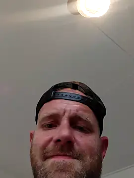 Snapshot of eltoulou chatting on September 12, 2025, 8:03 am eltoulou online show from September 12, 2025, 8:03 am