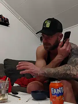 Snapshot of eltoulou chatting on March 3, 2025, 8:43 pm eltoulou online show from March 3, 2025, 8:43 pm