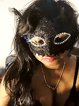 FANTASY QUEEN 07 online show from November 28, 2025, 9:04 pm