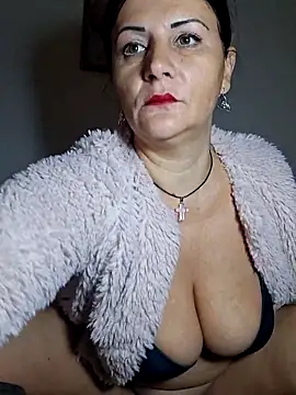 Snapshot of anaaamariaaaa chatting on October 28, 2025, 11:20 am anaaamariaaaa online show from October 28, 2025, 11:20 am