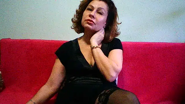 Mat Elenore online show from December 17, 2025, 6:40 am