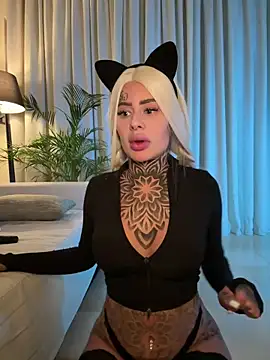 bambixboo online show from November 20, 2025, 8:09 pm