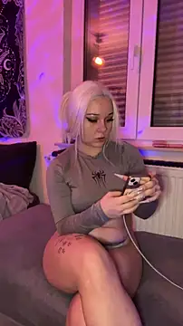 Snapshot of kinkygirl420x chatting on December 4, 2025, 7:57 pm kinkygirl420x online show from December 4, 2025, 7:57 pm