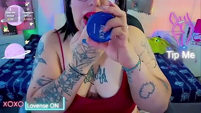 NatalieHarris online show from April 15, 2026, 5:39 pm