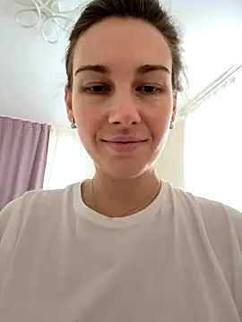 JasminJames online show from November 7, 2025, 10:53 am