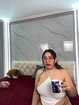 Little Cuttie  online show from October 14, 2025, 4:46 am
