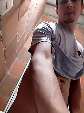 Snapshot of Rejy1992 chatting on October 11, 2025, 4:35 am Rejy1992 online show from October 11, 2025, 4:35 am