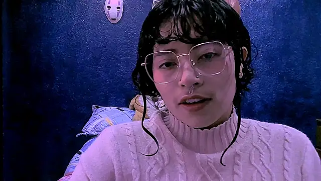 NinaYellow online show from April 9, 2026, 12:44 pm