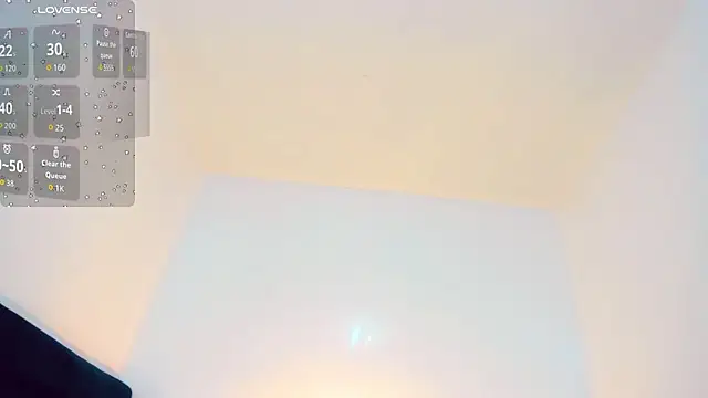 Snapshot of Amanda_Cax chatting on May 28, 2026, 7:20 pm Amanda Cax online show from May 28, 2026, 7:20 pm
