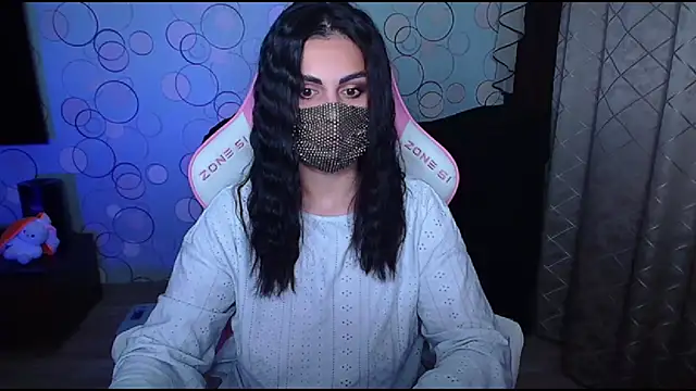 Snapshot of __Yasmina__ chatting on October 1, 2025, 5:01 am Yasmina online show from October 1, 2025, 5:01 am