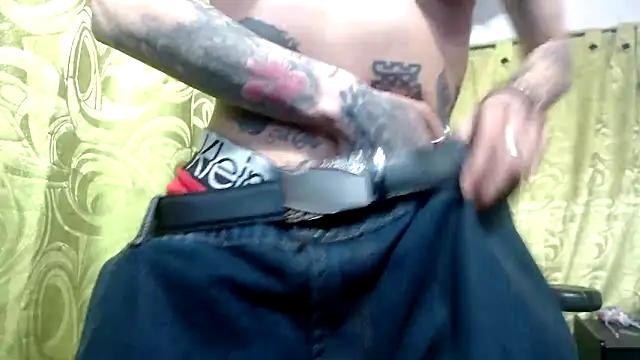 bad couple sex online show from December 2, 2025, 9:27 pm