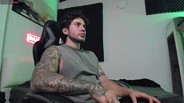 Snapshot of LucianSinclair chatting on February 26, 2026, 2:22 am LucianSinclair online show from February 26, 2026, 2:22 am