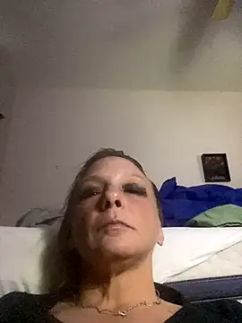 Snapshot of Everlyrose27 chatting on December 7, 2024, 5:10 am Everlyrose27 online show from December 7, 2024, 5:10 am