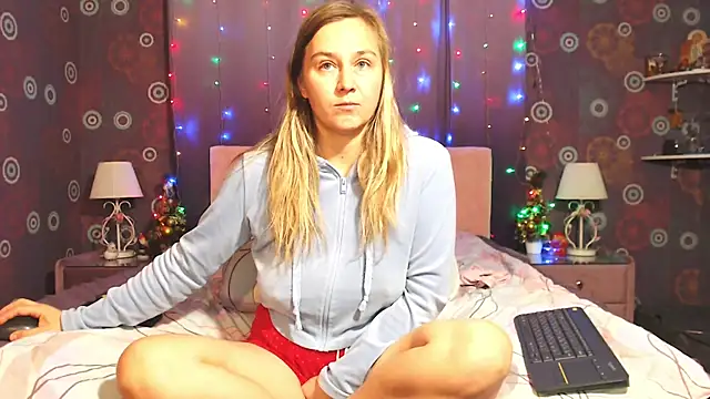 SquirtyAlice online show from December 14, 2025, 4:34 pm