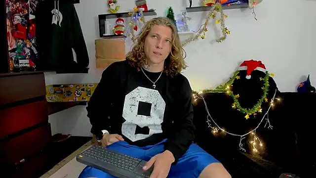 Snapshot of Tom_Krakow chatting on December 28, 2024, 6:29 pm Tom Krakow online show from December 28, 2024, 6:29 pm