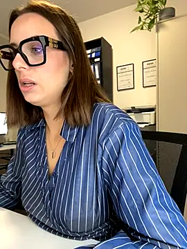 Hii Lolla online show from November 26, 2025, 7:08 am