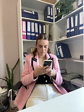 Hii Lolla online show from March 9, 2026, 9:13 am