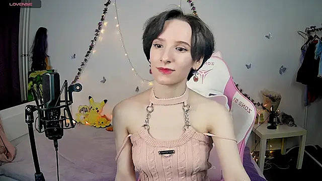 Snapshot of Violet_Veliya chatting on December 4, 2024, 4:10 pm Violet Veliya online show from December 4, 2024, 4:10 pm