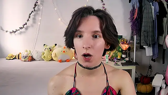 Snapshot of Violet_Veliya chatting on September 18, 2025, 1:25 pm Violet Veliya online show from September 18, 2025, 1:25 pm