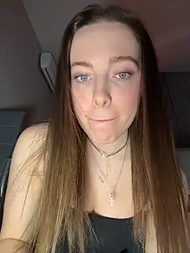 -SweetDi- online show from March 3, 2026, 7:32 pm