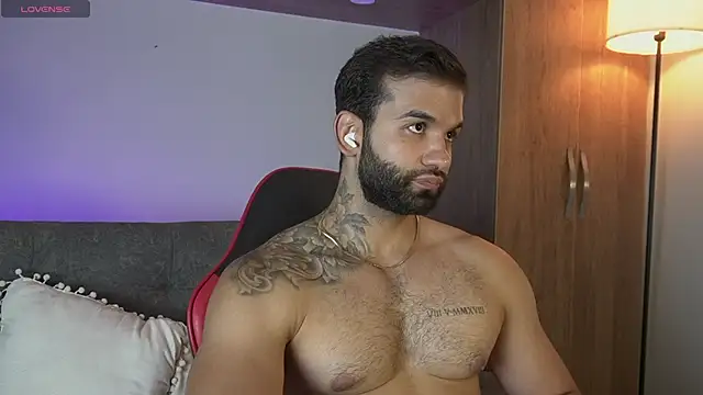 MarkHazze online show from April 7, 2026, 12:01 am