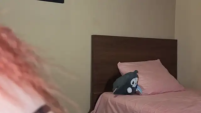 Ivanna Diamon online show from November 27, 2025, 2:23 am