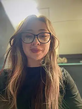 Snapshot of Sofii_gold chatting on March 3, 2025, 11:03 pm Sofii gold online show from March 3, 2025, 11:03 pm