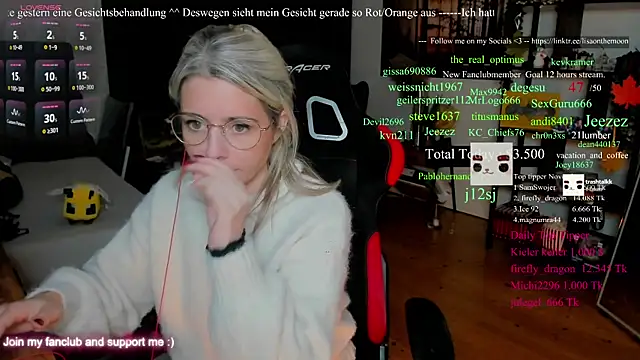 Lisaonthemoon online show from November 30, 2025, 2:45 am