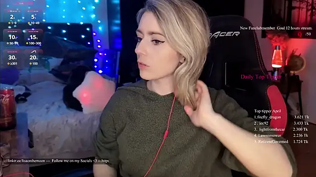 Lisaonthemoon online show from April 24, 2026, 5:26 pm