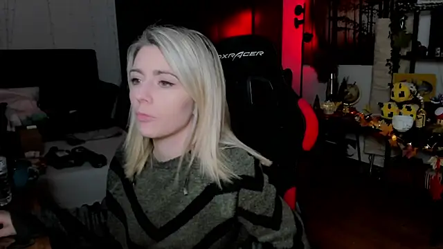 Lisaonthemoon online show from September 30, 2025, 6:14 pm