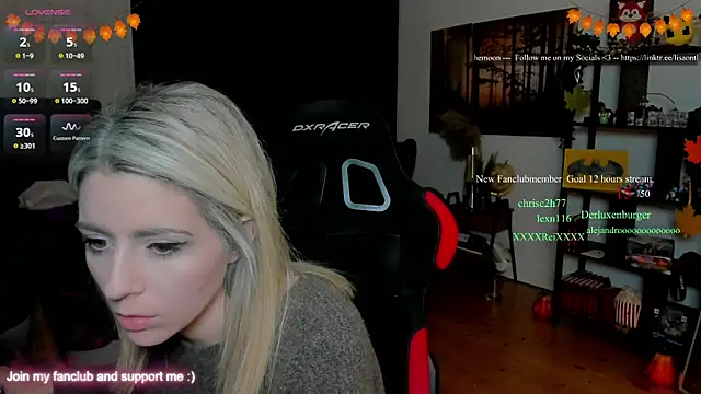 Lisaonthemoon online show from November 23, 2025, 6:29 pm