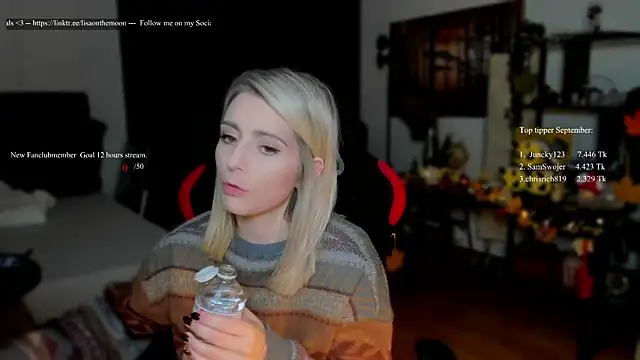 Lisaonthemoon online show from September 24, 2025, 5:19 pm