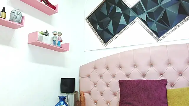 andrea safeira doll online show from April 3, 2026, 2:01 pm