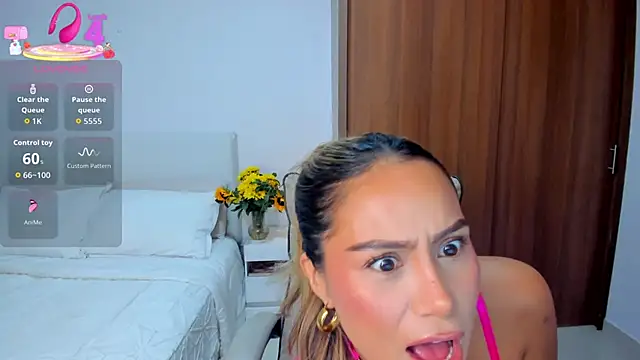 Snapshot of AndreaMartini chatting on September 22, 2025, 11:55 pm AndreaMartini online show from September 22, 2025, 11:55 pm