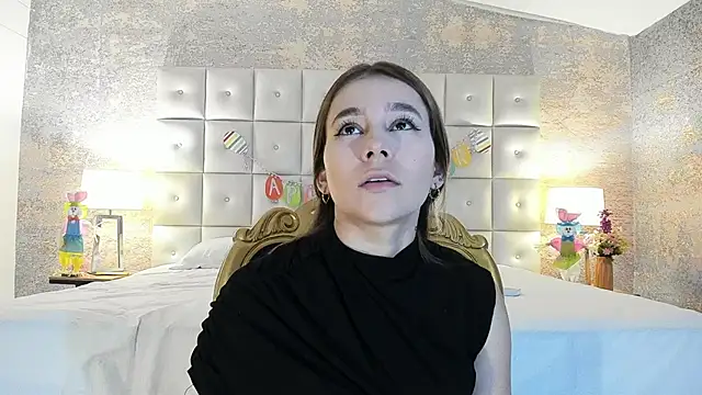 Lezy  online show from April 11, 2026, 7:39 pm