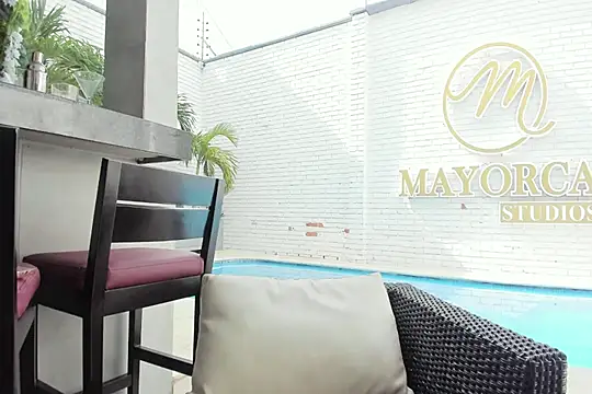 Snapshot of Lezy_ chatting on October 20, 2025, 7:36 pm Lezy online show from October 20, 2025, 7:36 pm