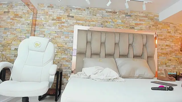 karla dunn online show from February 24, 2026, 8:31 pm