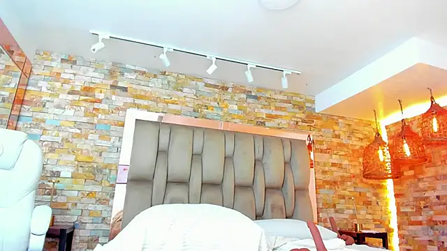 karla dunn online show from November 14, 2025, 8:45 pm