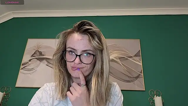 hotjessyca online show from May 15, 2026, 6:00 am