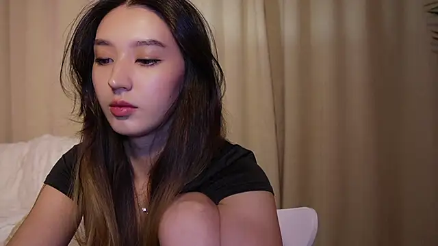 Sarasuo1 online show from January 31, 2025, 1:34 pm