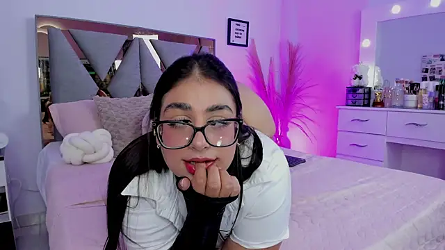 GabyRhodes online show from April 15, 2026, 7:58 pm