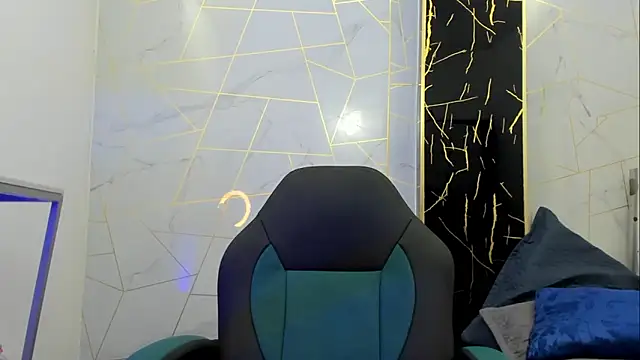 Cloeandtyfanny online show from October 24, 2025, 9:03 pm